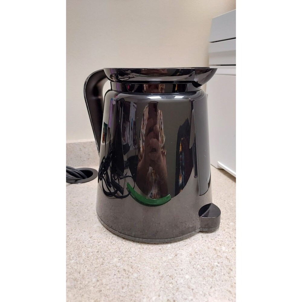 KEURIG 2.0 K-CARAFE -THERMAL COFFEE POT BLACK/SILVER‎ HANDLE - 12 CUP